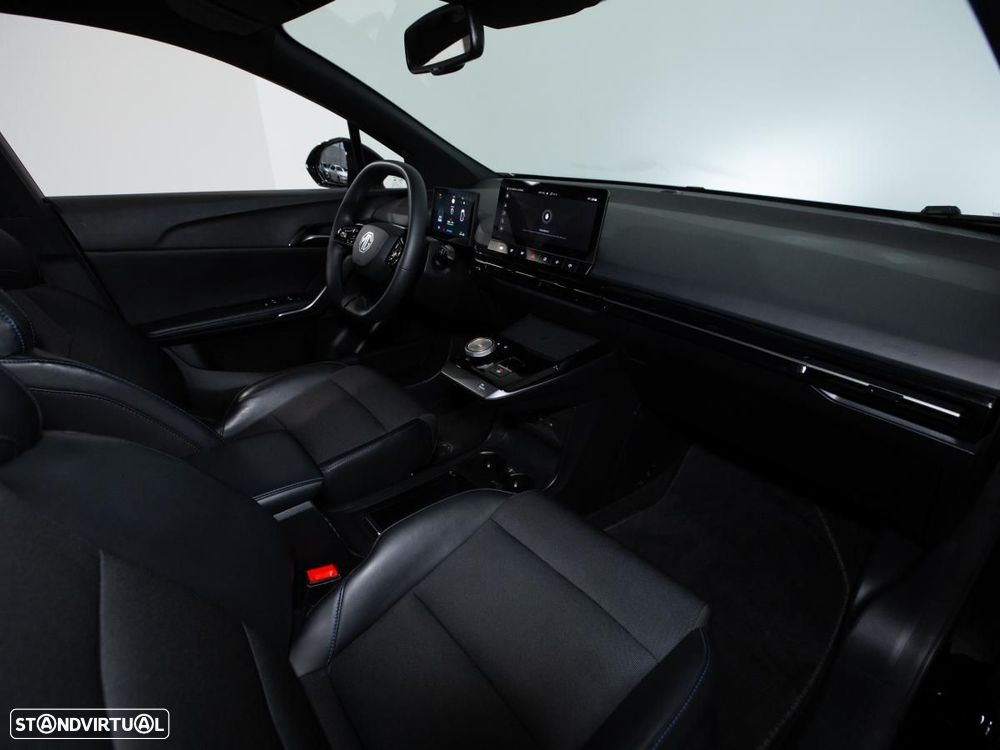 MG MG4 64 kWh Luxury - 9