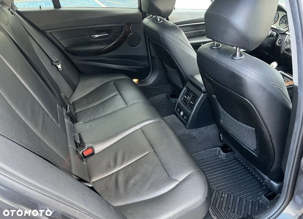 BMW Seria 3 320d xDrive Sport-Aut Luxury Line - 6