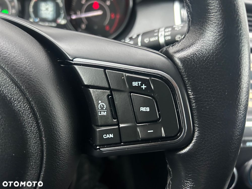 Jaguar E-Pace D150 R-Dynamic - 35