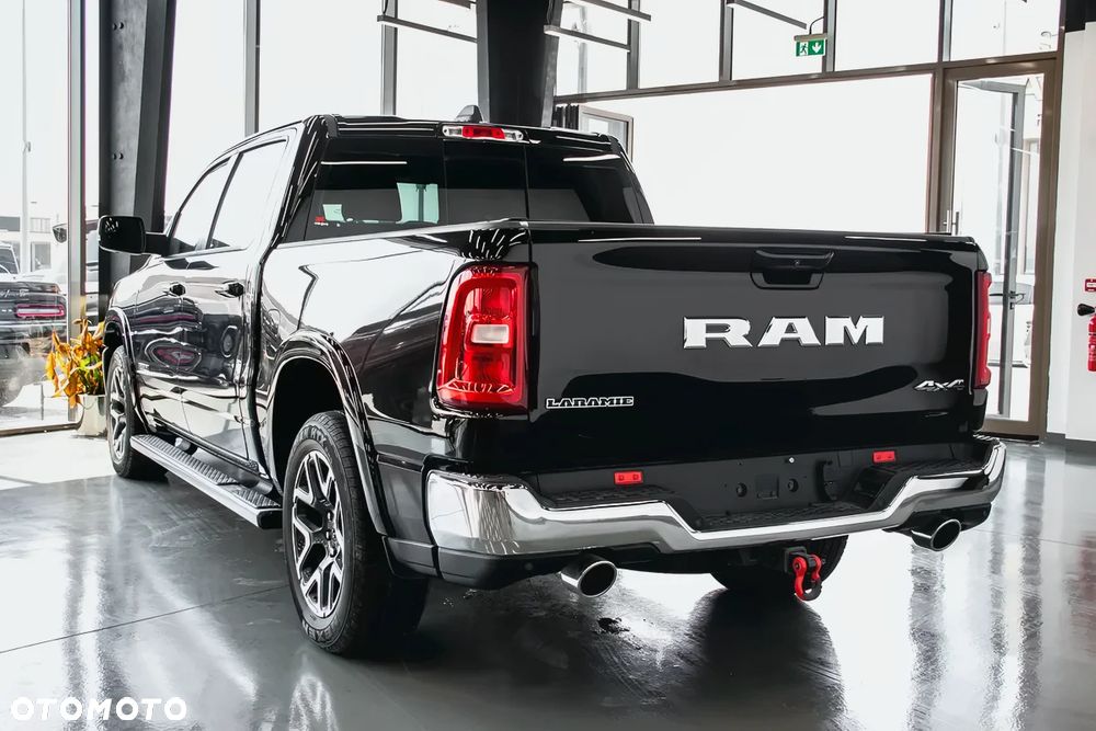 RAM 1500 Laramie Night Premium - 3