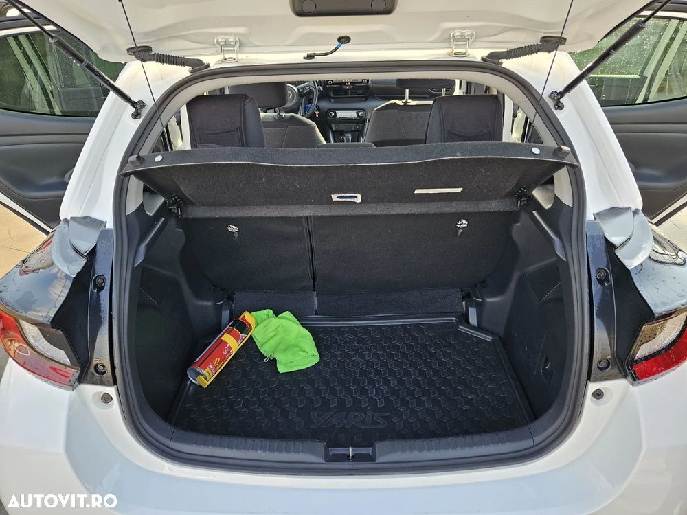 Toyota Yaris 1.5 VVT-i HSD Dynamic - 14