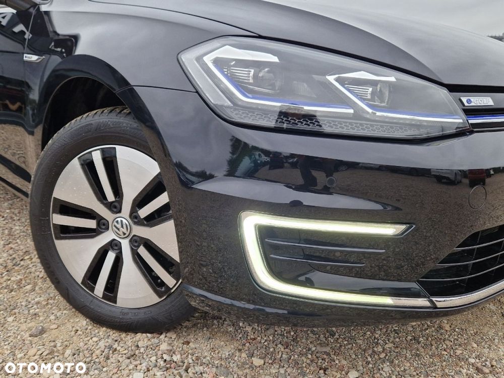 Volkswagen Golf - 26