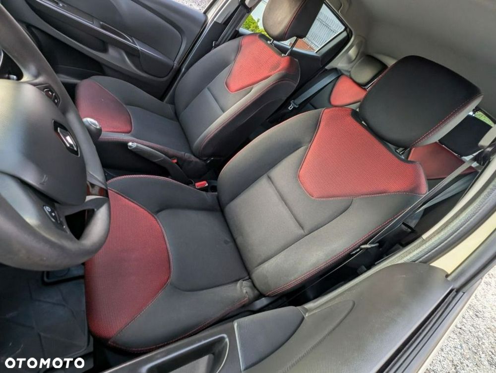 Renault Clio 1.2 16V 75 Expression - 12