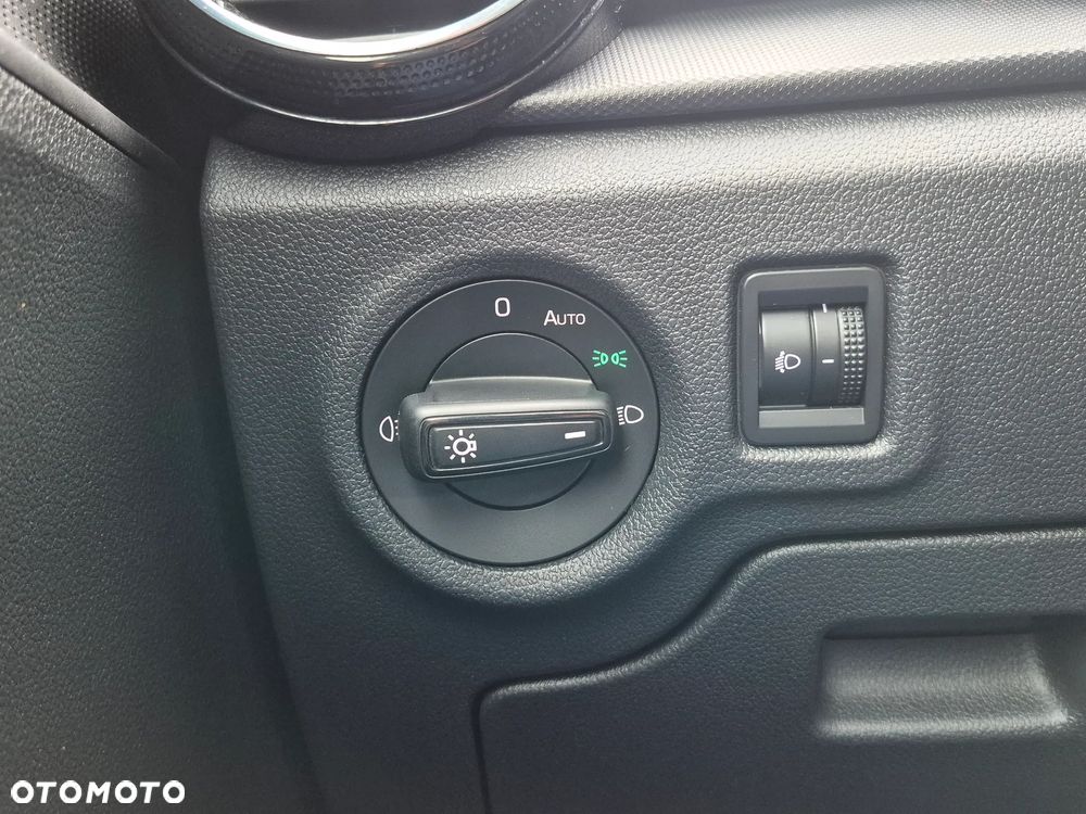 Skoda Fabia 1.0 Ambition - 27