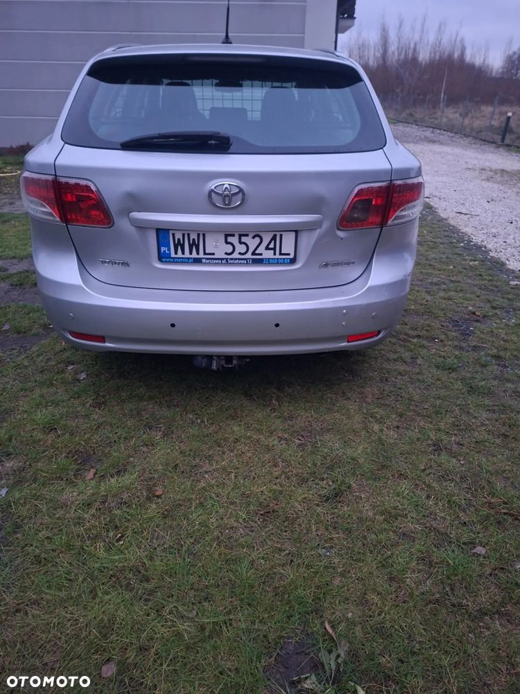 Toyota Avensis 2.0 D-4D Sol - 8