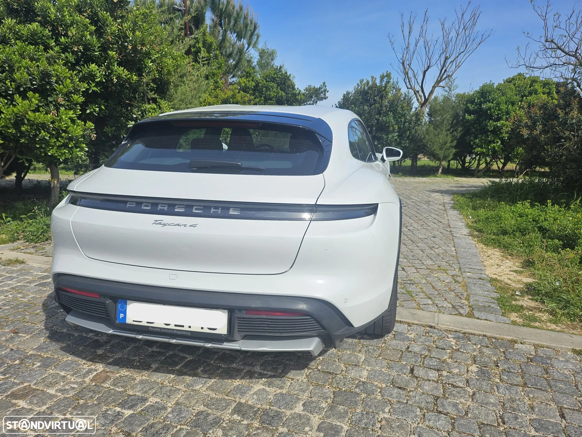 Porsche Taycan Cross Turismo 4 - 34