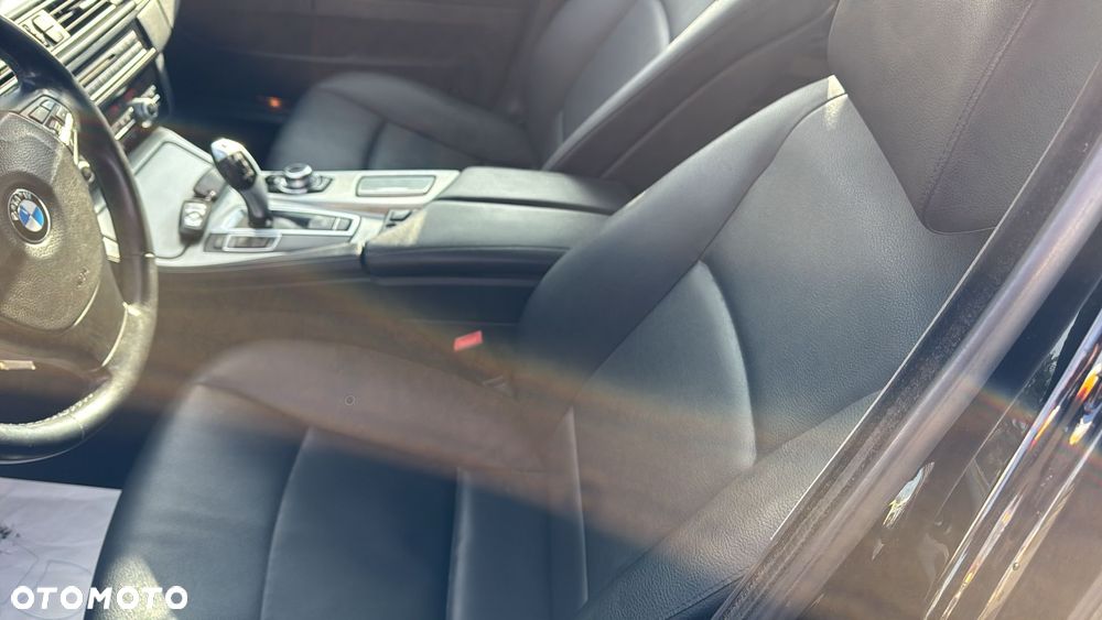 BMW Seria 5 520d Luxury Line - 11