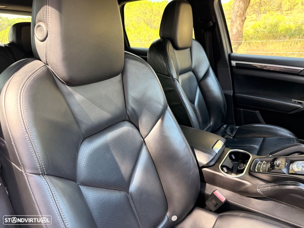 Porsche Cayenne S - 11