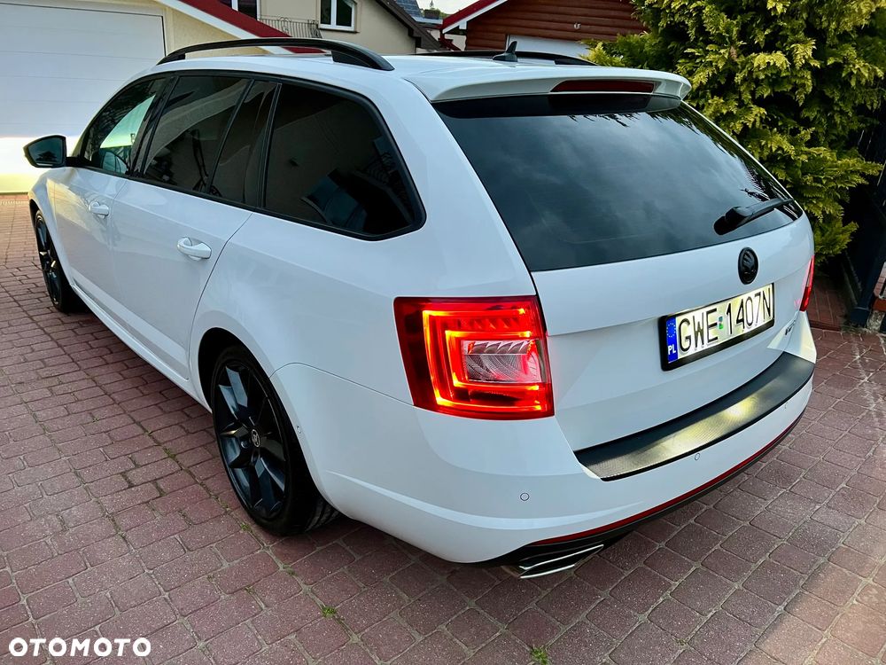 Skoda Octavia 2.0 TDI DSG RS - 11