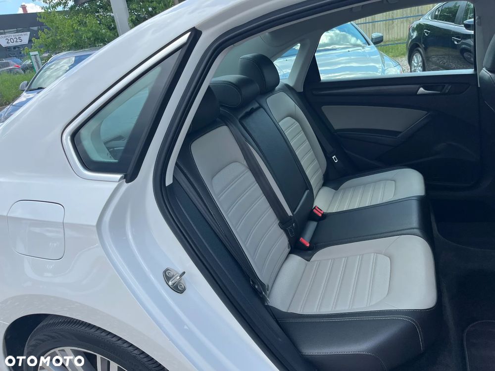 Volkswagen Passat - 28