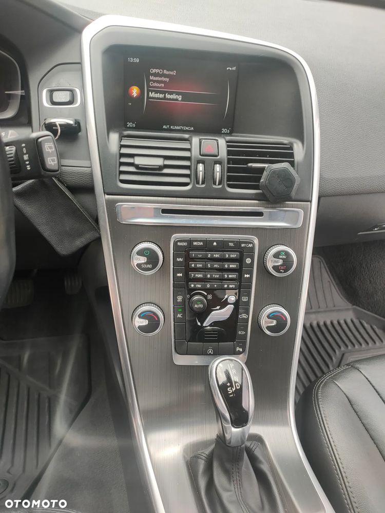 Volvo XC 60 D3 Drive-E Momentum - 18