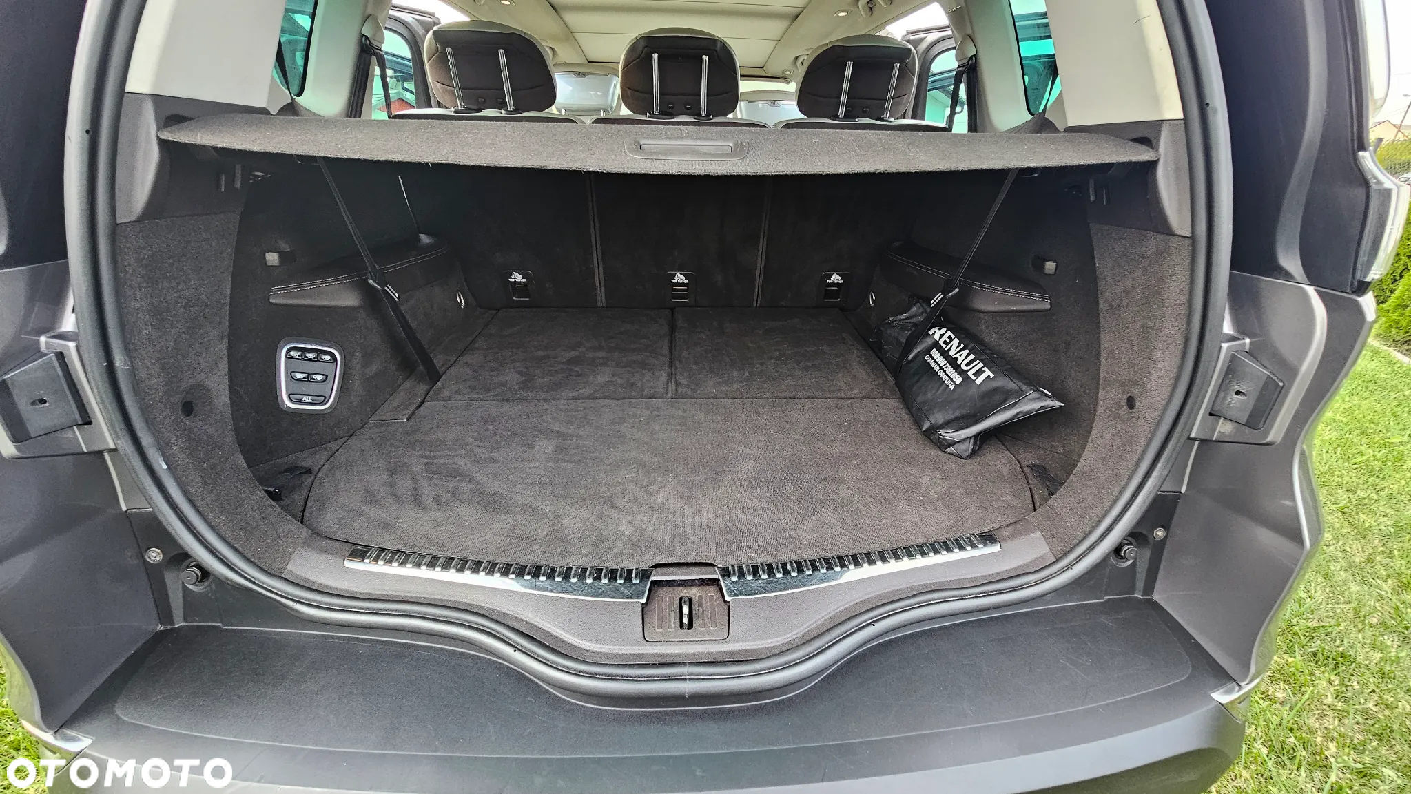 Renault Espace 1.6 dCi Energy Initiale Paris EDC 7os - 16