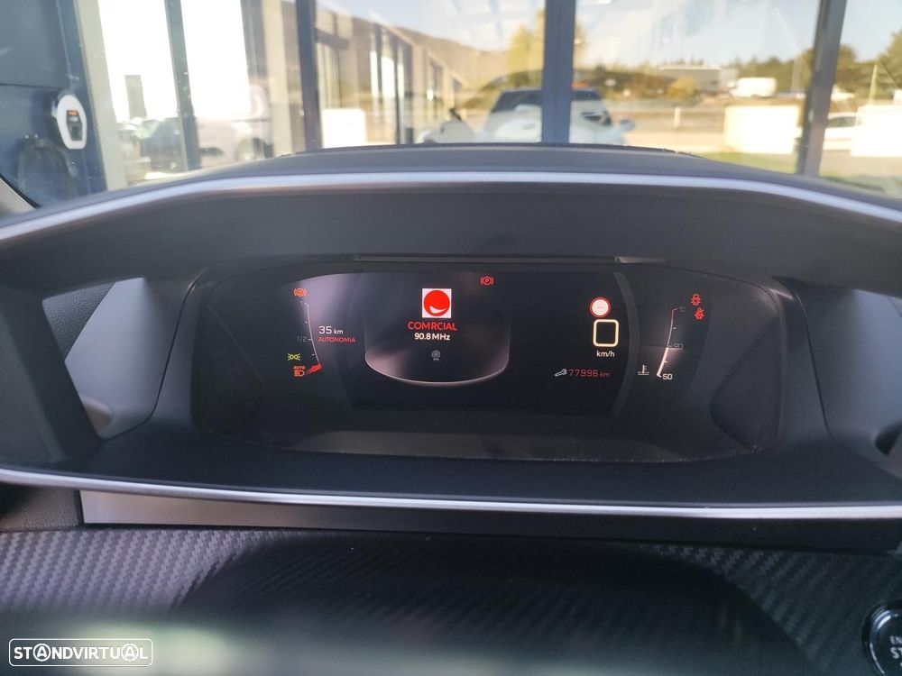 Peugeot 2008 1.2 PureTech GT Line - 31