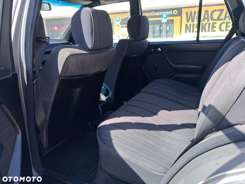 Mercedes-Benz W124 (1984-1993) - 19