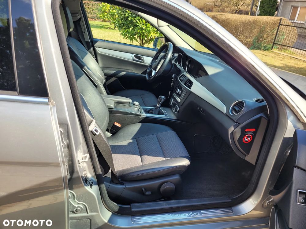 Mercedes-Benz Klasa C 200 CDI BlueEff Avantgarde - 8