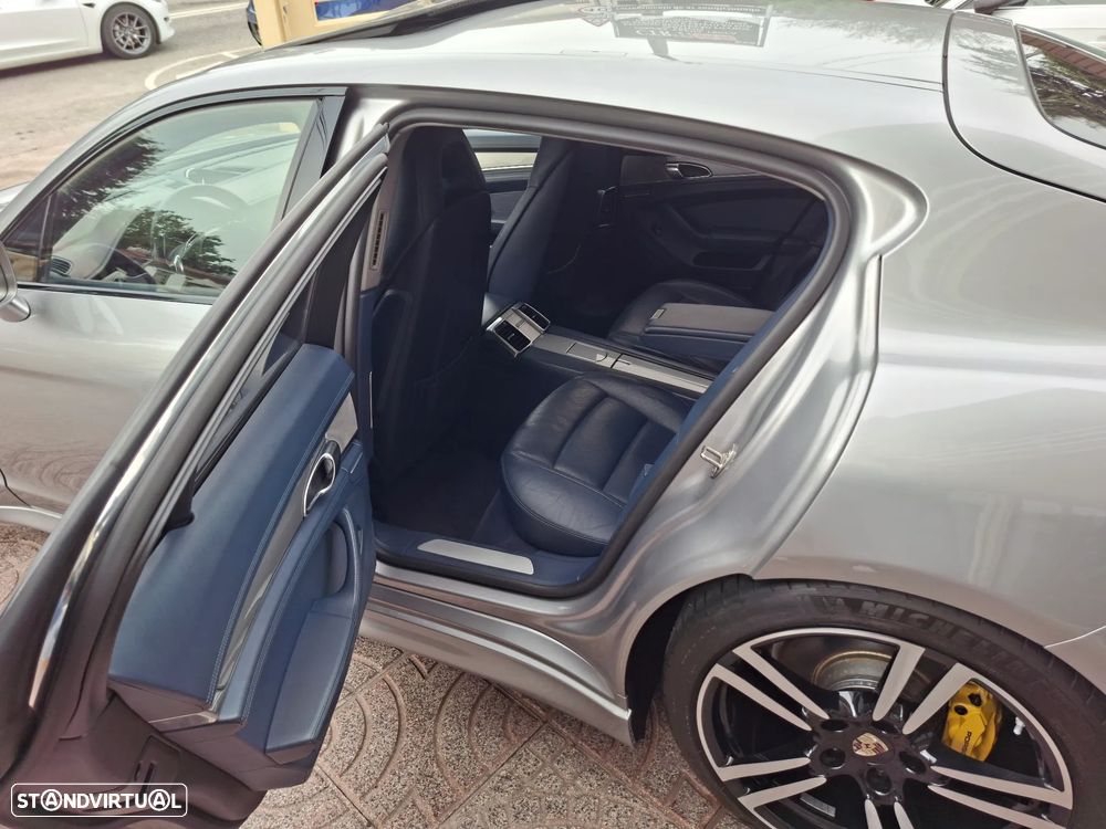 Porsche Panamera 4S PDK - 18