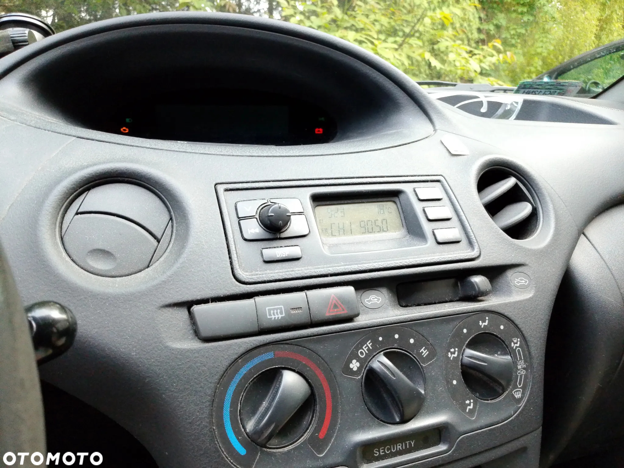 Toyota Yaris 1.0 Base - 9