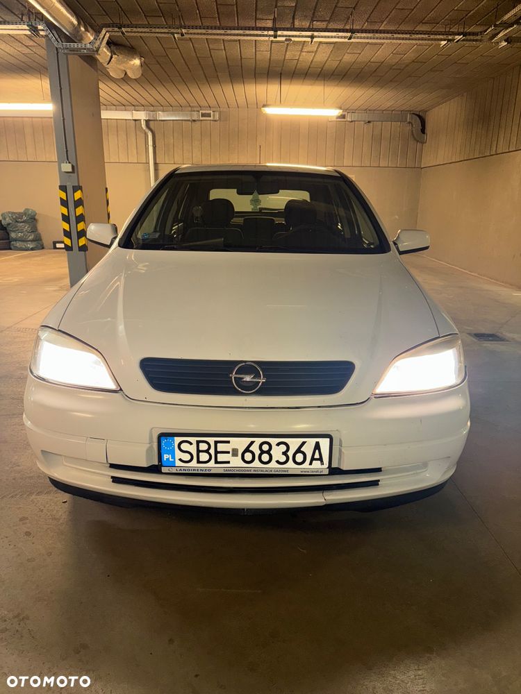 Opel Astra 1.4 GL / Club - 11