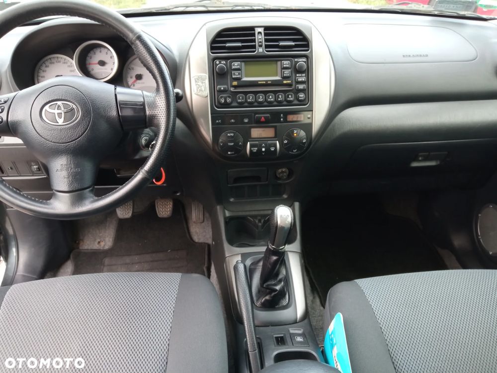 Toyota RAV4 2.0 VVT-i 4x4 - 4