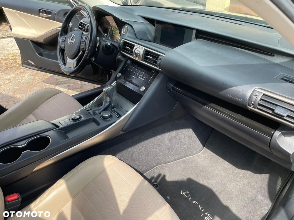 Lexus IS 200t Elegance - 7