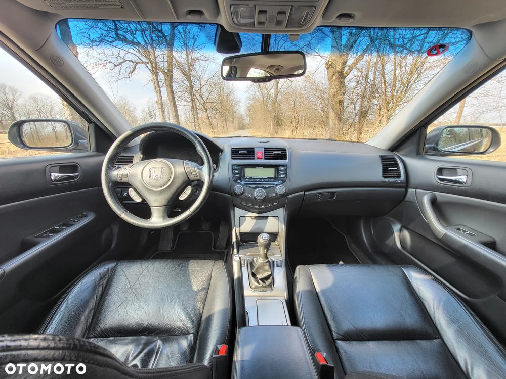 Honda Accord 2.0 Executive - 9