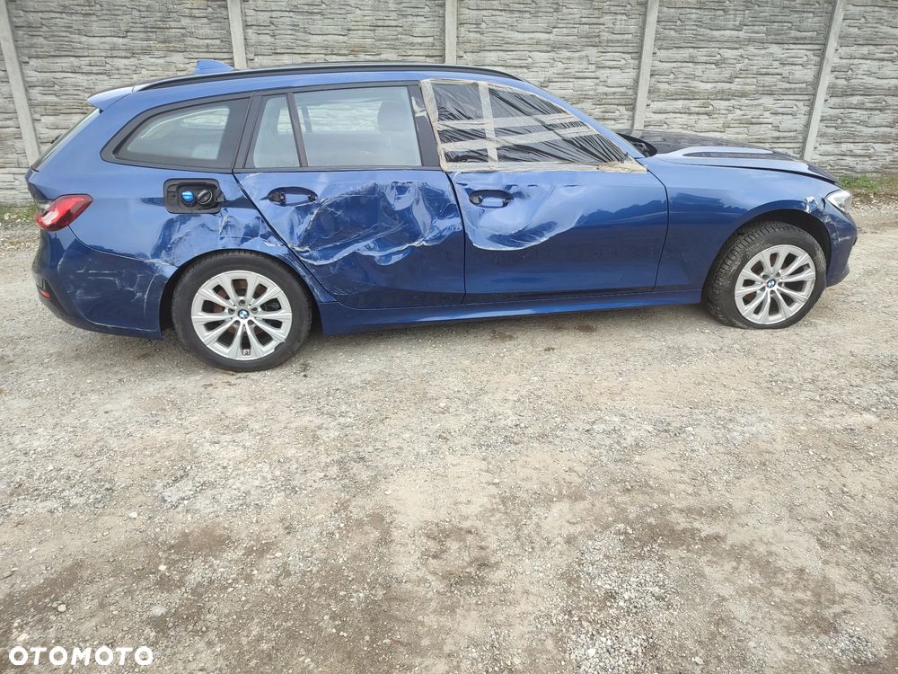 BMW Seria 3 318d Sport Line Shadow - 23