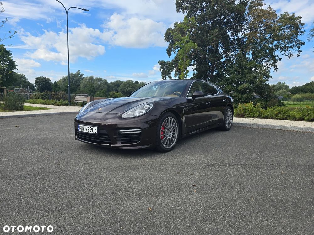 Porsche Panamera Turbo - 1
