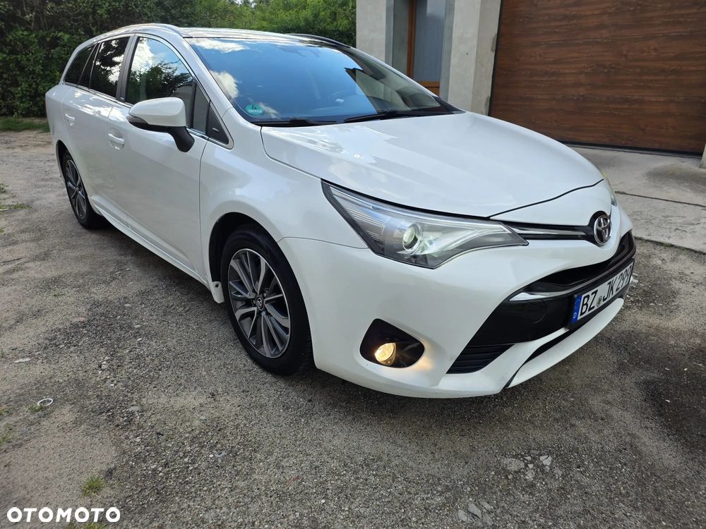 Toyota Avensis - 35