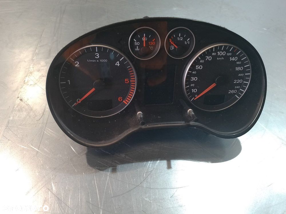 LICZNIK AUDI A3 ( 8P1 ) 8P0920930RX - 1