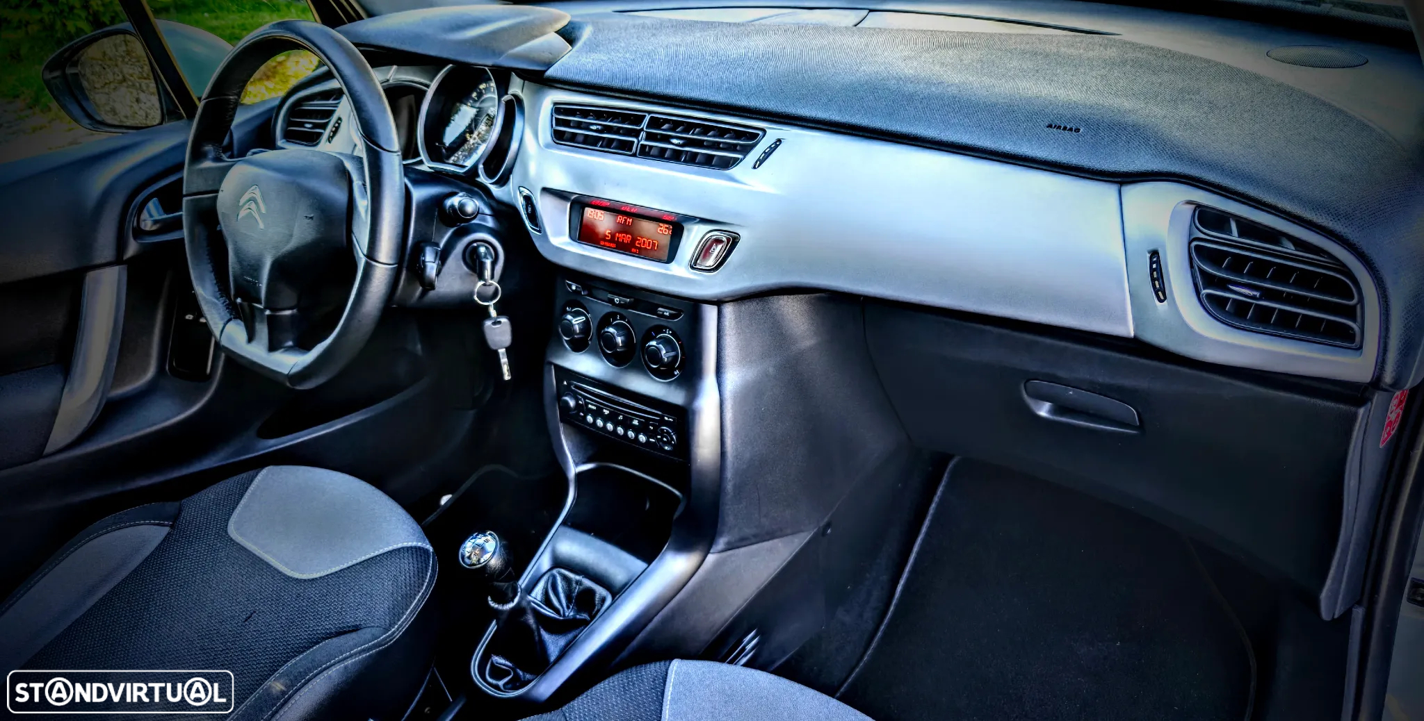 Citroën C3 1.2 PureTech Shine - 6