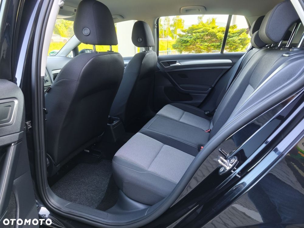 Volkswagen Golf - 9