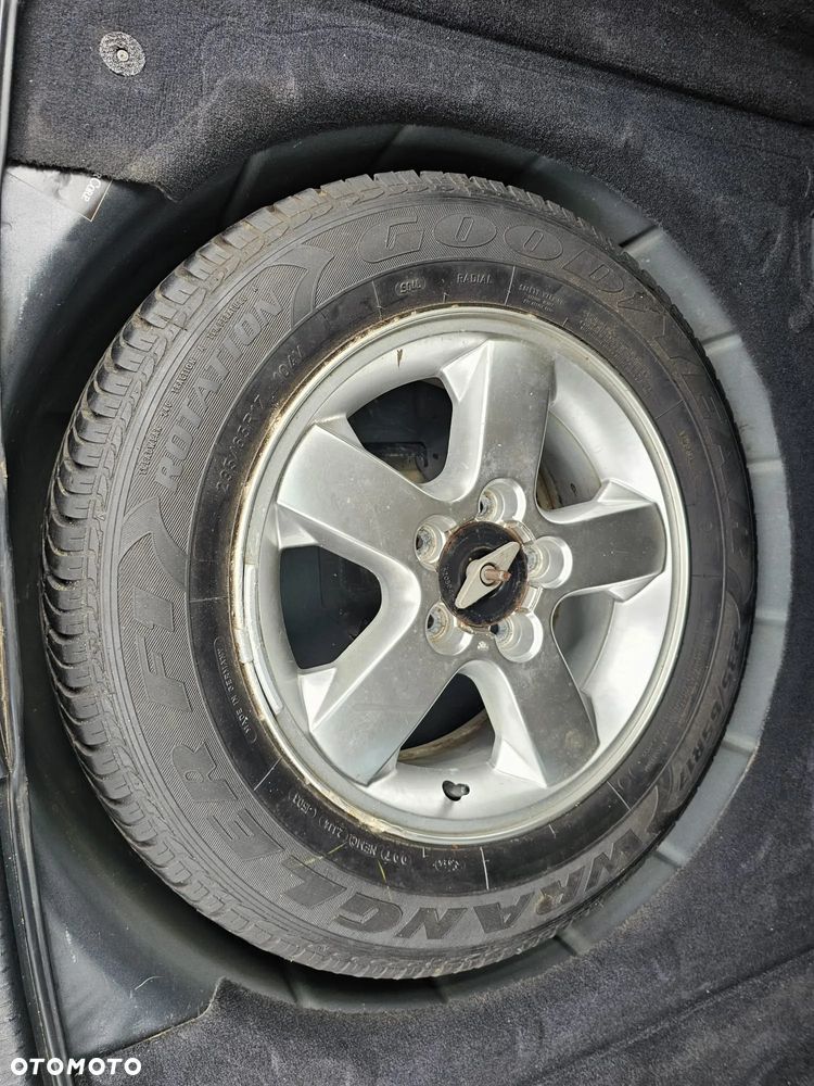 Jeep Grand Cherokee - 32