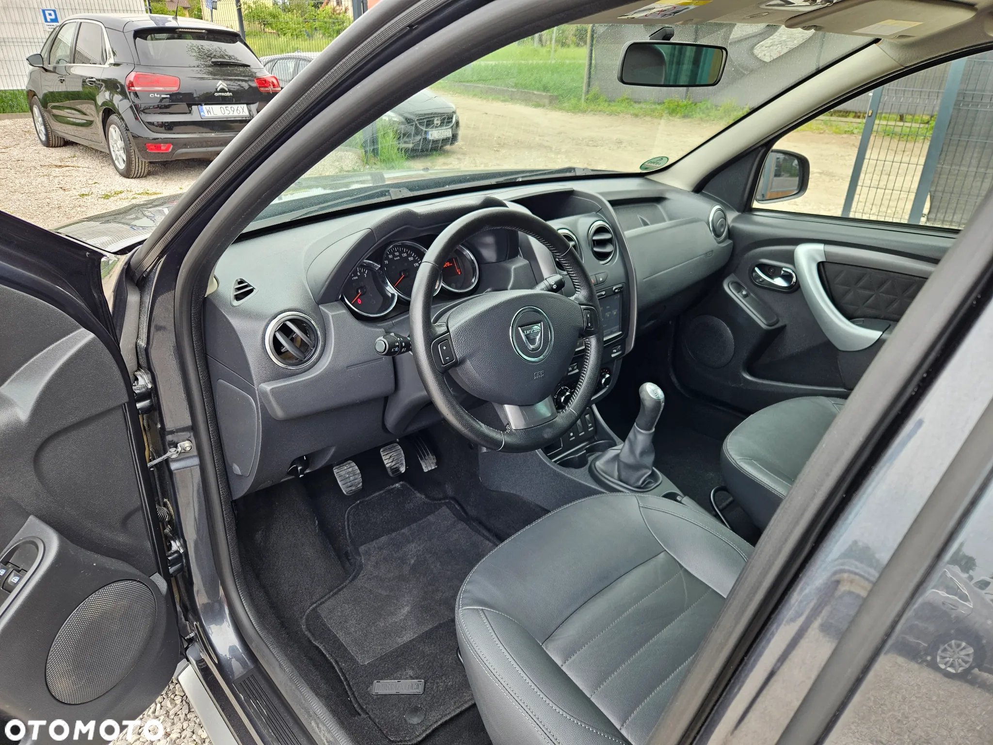 Dacia Duster 1.6 SCe Essential - 22