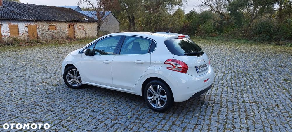 Peugeot 208 - 7