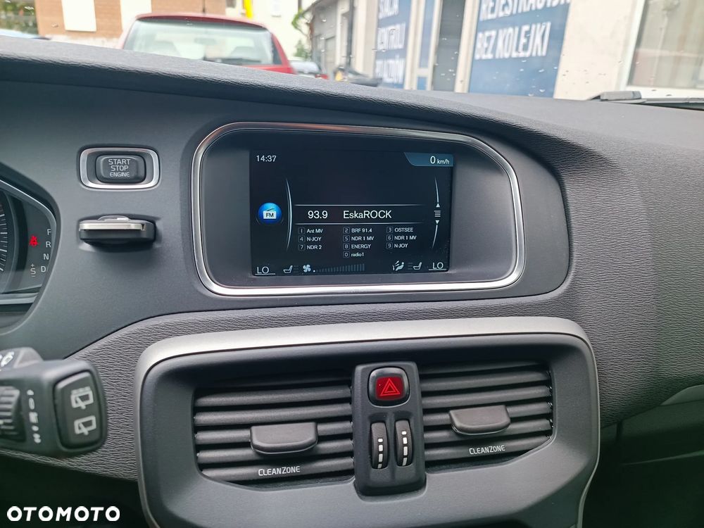 Volvo V40 T3 Geartronic Momentum - 23