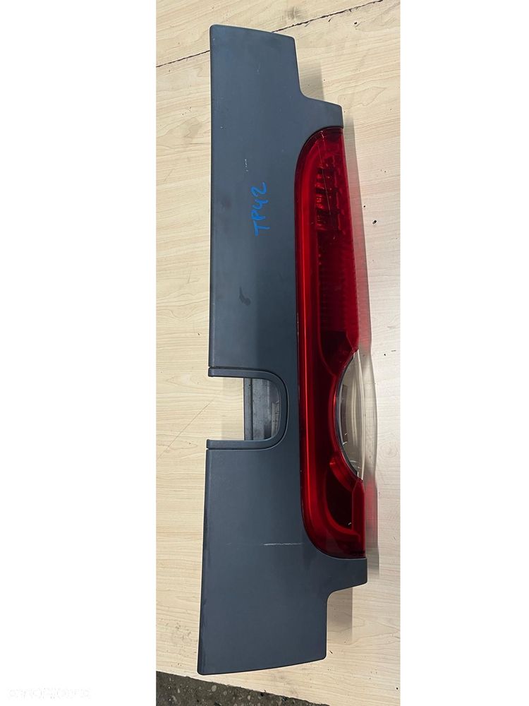 Lampa tylna lewa 93857722 Renault Trafic - 2