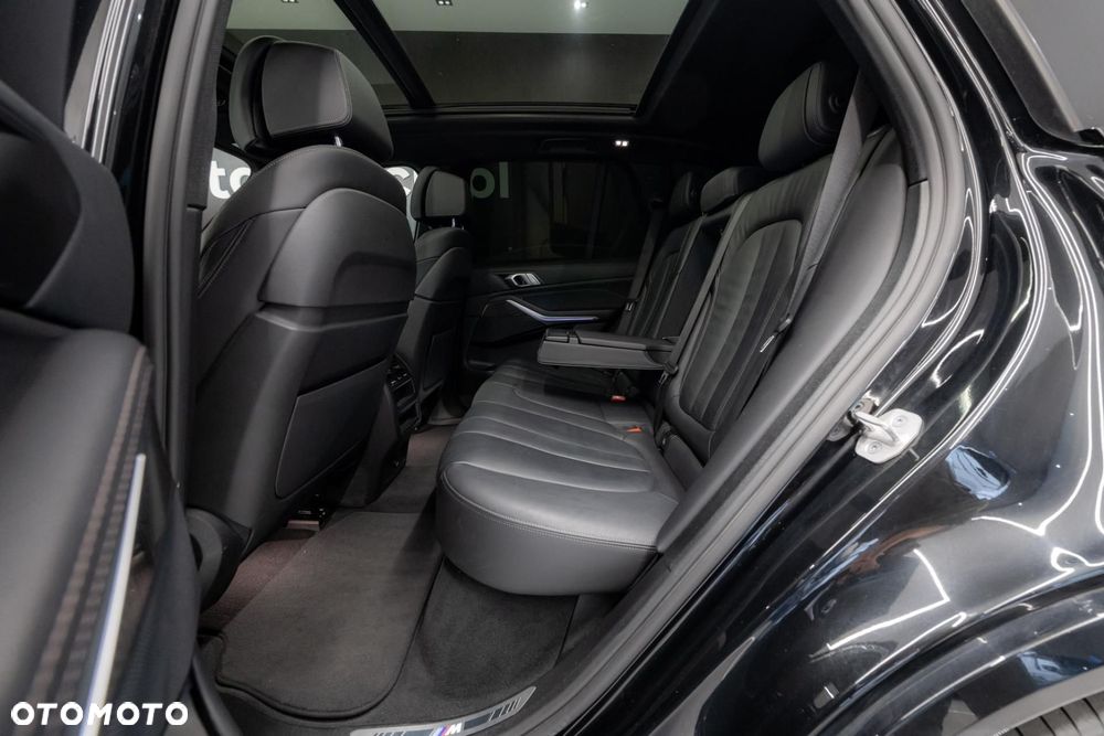 BMW X5 M50i - 15