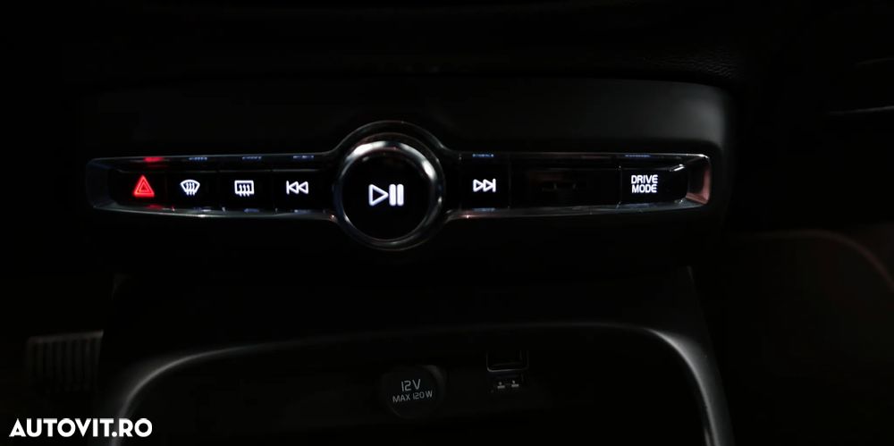 Volvo XC 40 D4 AWD Momentum - 12