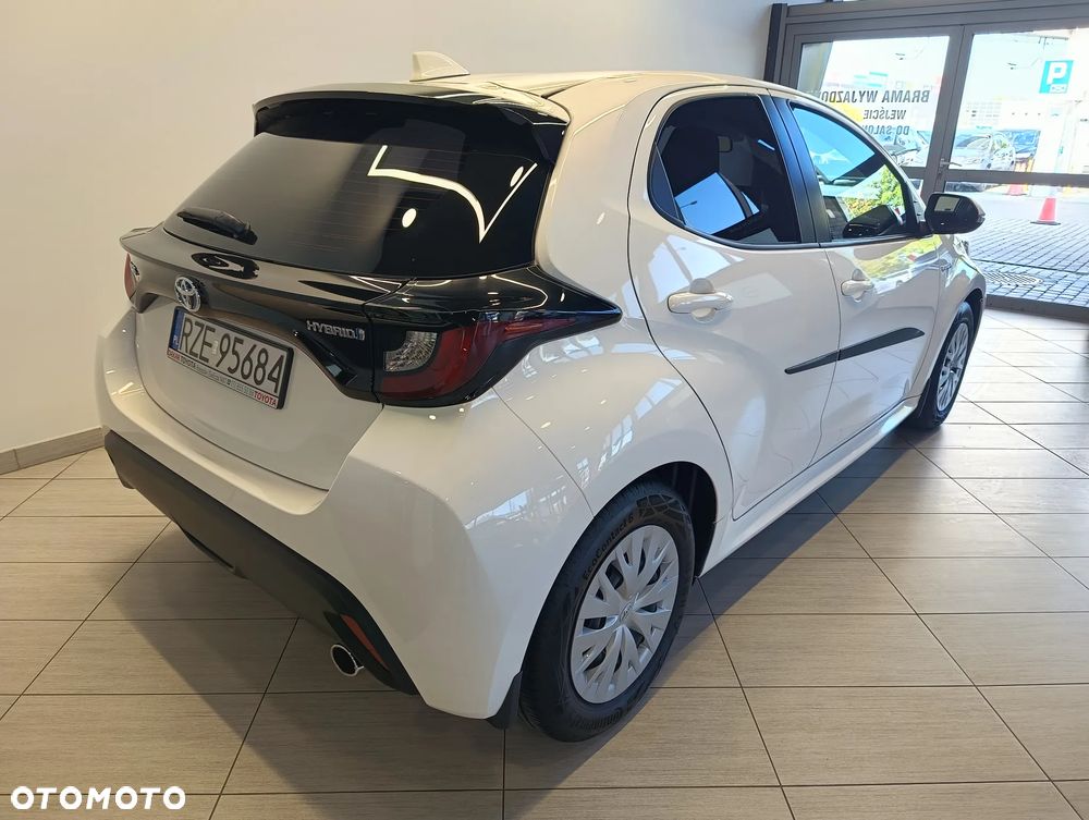Toyota Yaris - 4