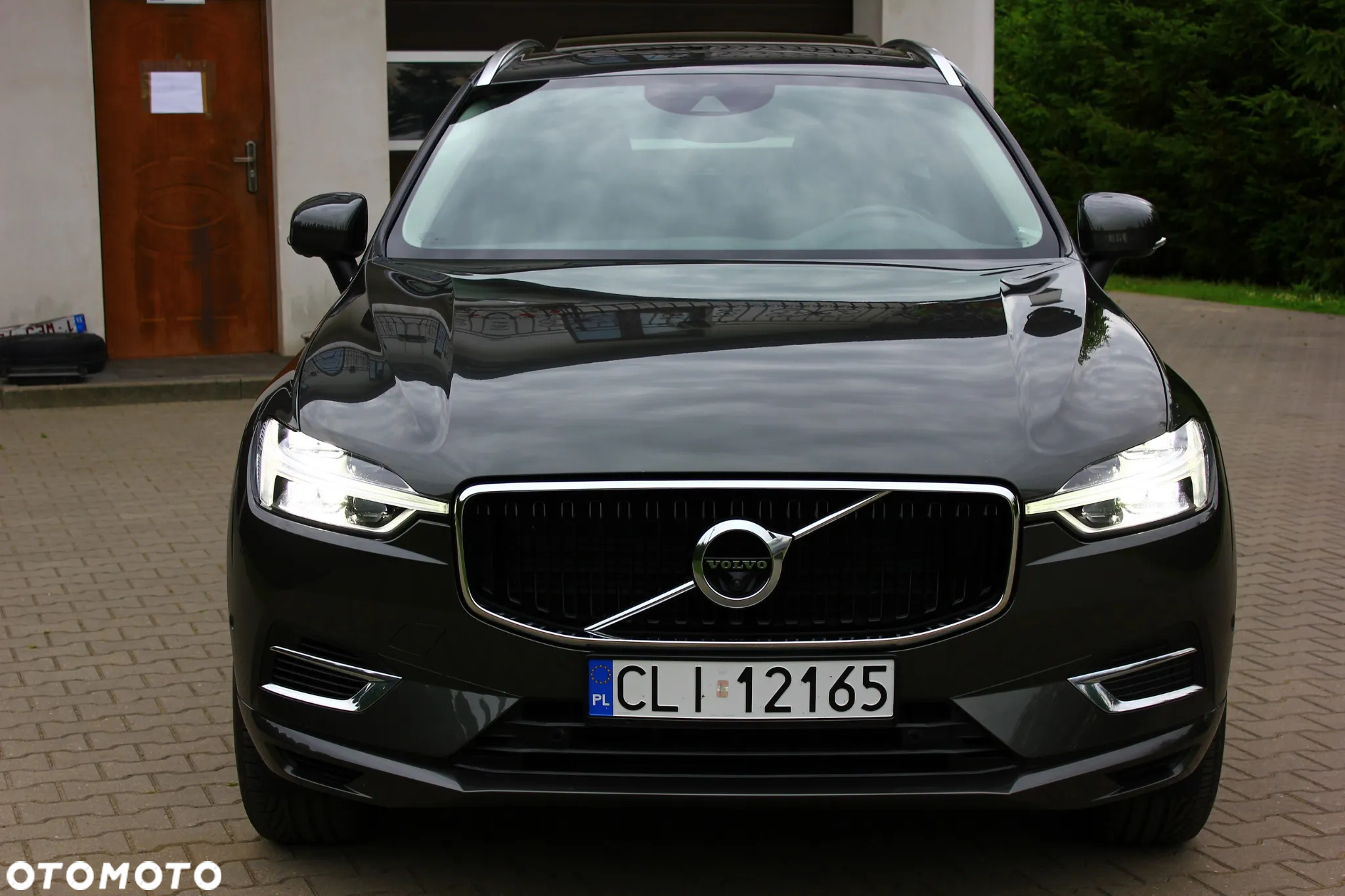Volvo XC 60 T8 Twin Engine AWD Geartronic Momentum - 23