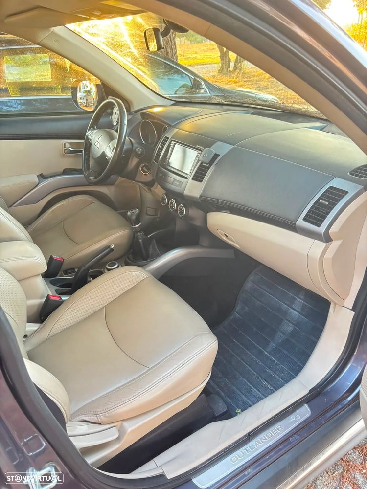 Mitsubishi Outlander 2.2 DI-D Instyle 4WD - 6