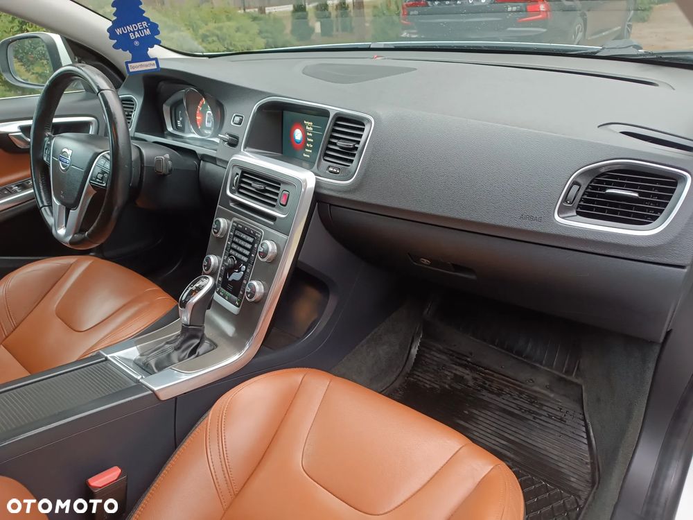 Volvo S60 T5 Drive-E Momentum - 28