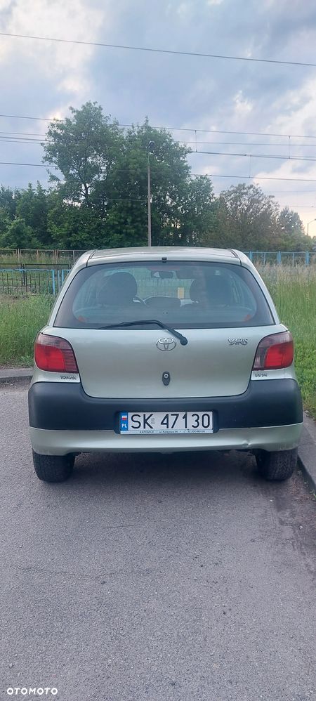 Toyota Yaris 1.0 Base - 10
