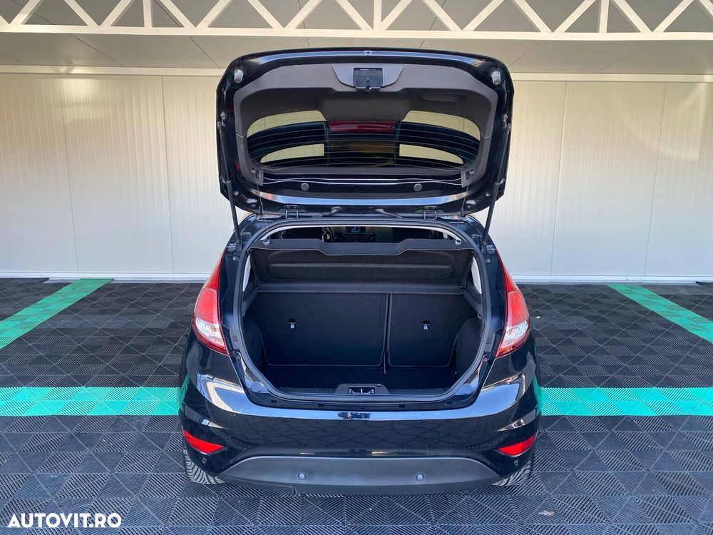 Ford Fiesta - 12