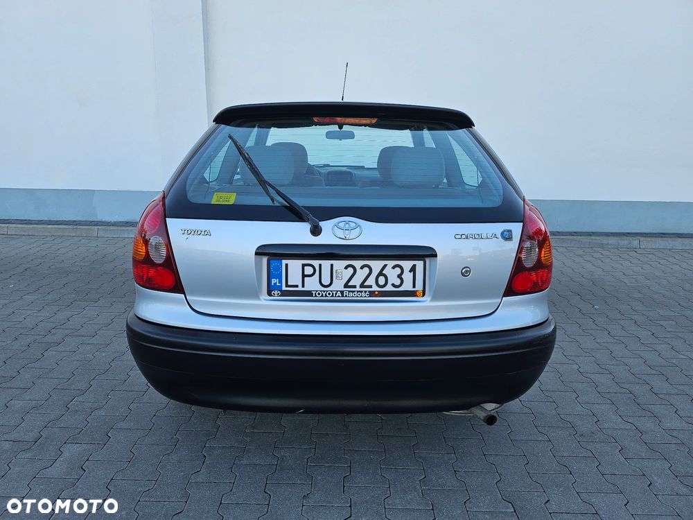 Toyota Corolla - 4