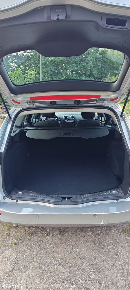 Ford Mondeo 2.0 Ghia X - 11