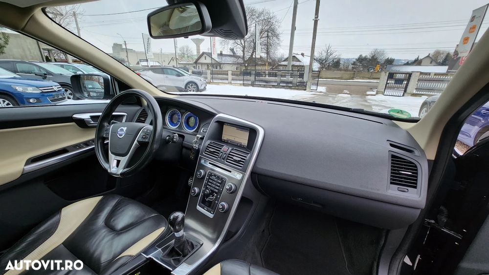 Volvo XC 60 D4 RDesign - 29