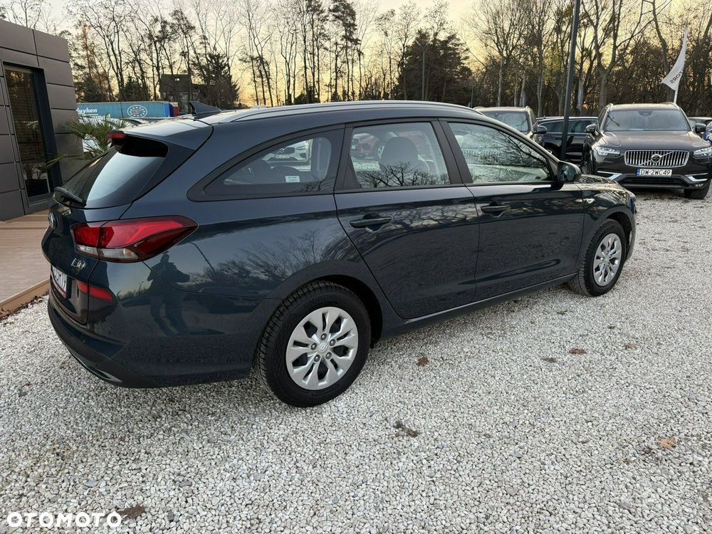 Hyundai i30 1.5 DPI Classic + - 25