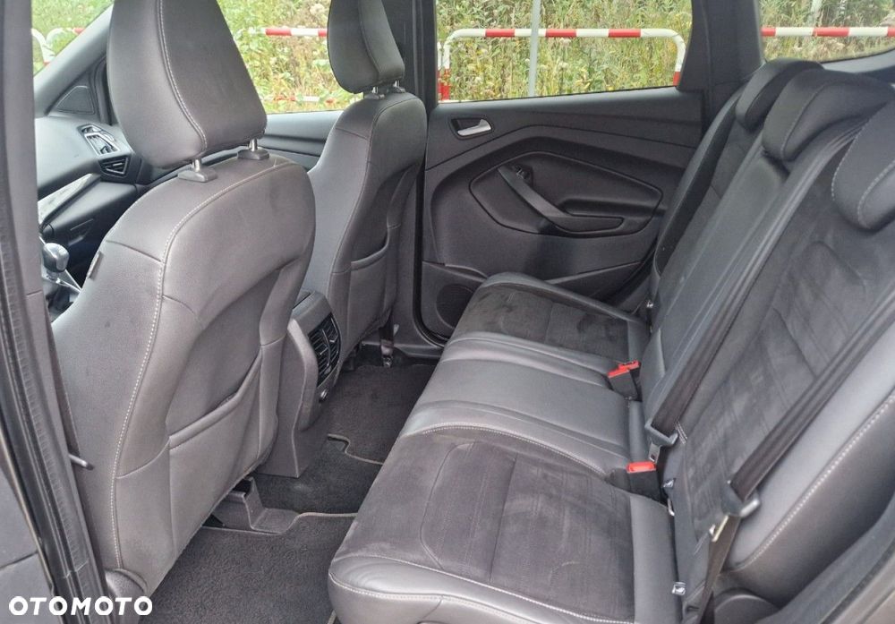 Ford Kuga 2.0 TDCi 4x4 ST-Line - 27