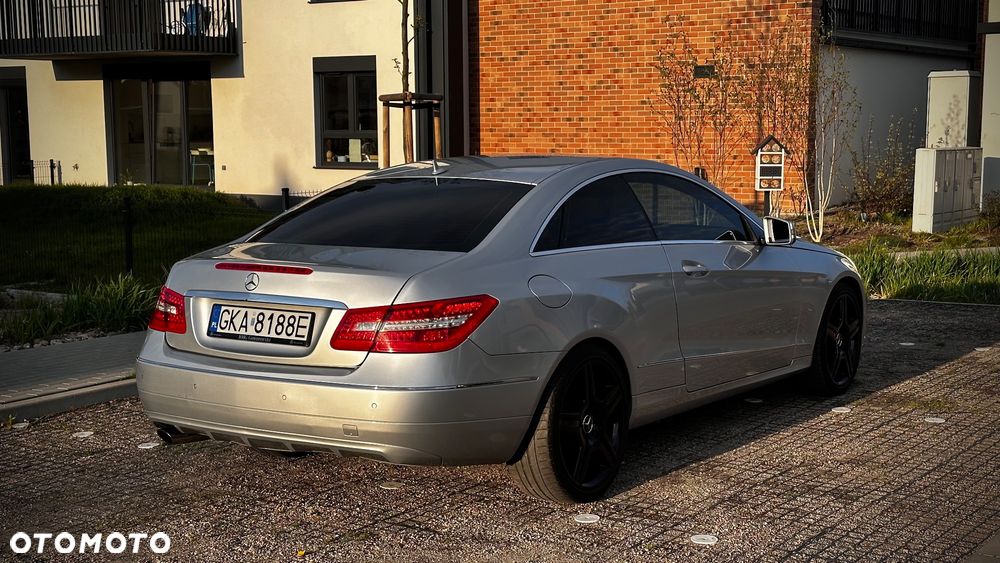 Mercedes-Benz Klasa E 200 CGI BlueEFFICIENCY Automatik Avantgarde - 5